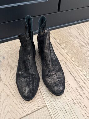 Seychelles Black Leather Ankle Boot with Subtle Suede Trim